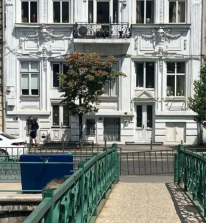 Old Town Napoleon Crib Apartment Bucharest Exterior photo