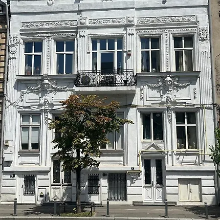Old Town Napoleon Crib Apartment Bucharest Exterior photo